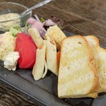 トリワイン ＰＩＫＯＳＨＨＨＵ - オープンサンドイッチ