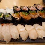 雛鮨 - エンガワ、カニみそ、生しらす、海鮮ユッケ、生海老、ホタテ