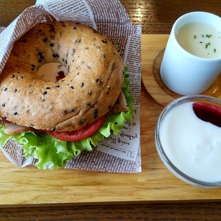 カフェプラスビー_0