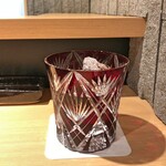 おみ乃 - 芋焼酎「富乃宝山」（ロック）