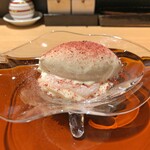 おみ乃 - デザート（上：桜のミルクアイスと桜パウダー　中：桜の求肥　下：桜のブランマンジェ）