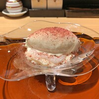 おみ乃 神谷町 - デザート（上：桜のミルクアイスと桜パウダー　中：桜の求肥　下：桜のブランマンジェ）