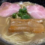 ラーメンBAR やきそばー HIT - しょうゆらーめんアップ