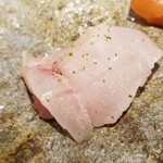 馳走 啐啄一十  - ⑪金目鯛(静岡県駿河湾産、サスエ前田魚店、5日寝かせ)
      産卵期は夏、旬は秋～晩冬
      旬も終わり落ち着いた脂のり、寝かせの技で引き出された上品な旨みを楽しむのに良い時期なのかもしれませんね