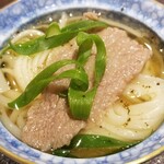 馳走 啐啄一十  - ⑱榊山牛(広島県熊野産)&稲庭うどん(真昆布&いりこ、鰹節、鯖節、あご節の出汁
      スペシャルな真昆布出汁に榊山牛の脂が加わりとんでもないコクが合わさりました
      つるしこやスーパー稲庭肉うどん、ヤバ過ぎます
