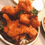 スリマンガラム - カリフラワーパコラ。カリフラワーのフリッター。サクサク感がたまらなく美味い