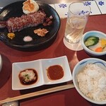 知喜多 - サラダ・ご飯・味噌汁・おしんこ