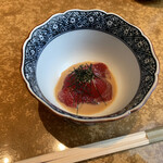 鮨　銀座　鰤門 - メジマグロの胡麻醤油かけ