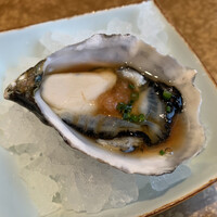 鮨　銀座　鰤門 - オーストラリアタスマニア産の牡蠣