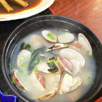 お食事処 灘や - 煮魚定食の貝汁も立派なものです。