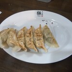 ラーメン堂　極 - ギョーザ(６個)350円