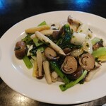 香港飲茶と中国料理のお店 香吃大食堂 - フクロタケもたっぷり