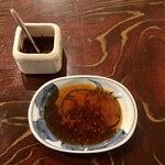龍華餃子 - 餃子のタレ＋辣油