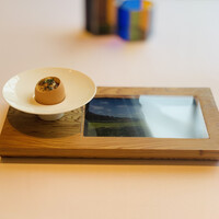 ラ メゾン ドゥ グラシアニ 神戸北野 - ①【アミューズ-1】
                    鶏卵のフラン、アスパラのエスプーマ
                    