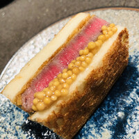 焼肉 思食 - シャトーブリアンのカツサンド。マスタードはタスマニア産。パンもウンマイ。さすがSATOブリアンにごうの柳野店長の手にかかるとお手の物