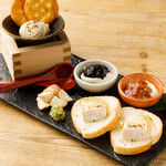 Assorted cheese that goes well with sake