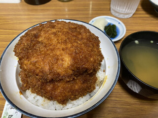 安田屋 - わらじかつ丼　２枚入り　1,100円