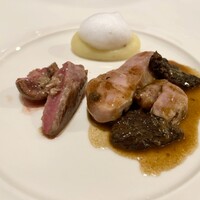 ラ・サンテ - 50日のミルクラムの薪焼きと内臓のソテー（心臓、腎臓、モモ肉、ヒレ肉）