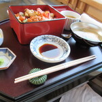 日本料理 みゆき - 窓際で景色も良いが盆の景色も美しい