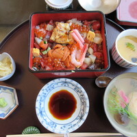 日本料理 みゆき - ばら寿司のセット