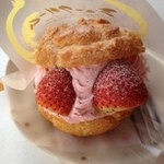 ケーキファクトリー・ホイップ - いちごシュークリーム