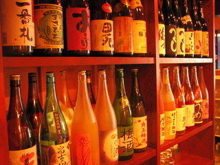 Nerichagi - 焼酎、梅酒、日本酒が多くてとにかく安いから、今日は端から順に飲み比べ！なノリで利き酒大会も！