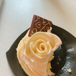 Chikuyou Seika - バタークリームで作った薔薇も素敵。