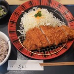 花むら - 料理写真:『厚切りとんかつ定食』(税込み1760円)