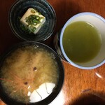 Bentenzushi - 海老の頭味噌汁&冷奴付き