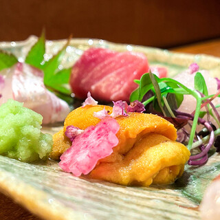 Dishes using fish caught that morning, sourced from all over the country, mainly from Minoshima Fishing Port.