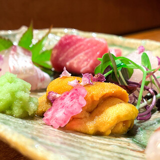 箕島漁港を中心に全国より仕入れる朝獲れの魚を使ったお料理を