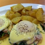 エッグスンシングス - ホウレンソウとベーコンとオランデーズソースのバランス