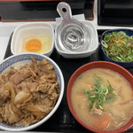 Yoshinoya - 牛丼、豚汁、生卵、ねぎ