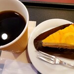 カフェ・ベローチェ - ブレンドＬとオレンジタルト　６８２円