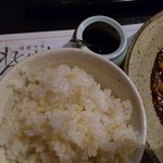 宮の森れんげ堂 - 玄米ご飯とラー油です。