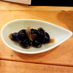 カスレ - オリーブと玉ネギのマリネ380円