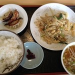 中華菜家 黄河 - ラーメンが衝撃的に小さい日替わりランチ。日本一小さいラーメンかも？