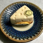 フレンチマーケット - 神レモンの蒸しチーズケーキ フロマージュブランのムース添え 600円