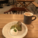 L.A.GARAGE3 - 『抹茶のチーズケーキ¥700』  『カフェラテ¥650』