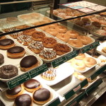 Krispy Kreme Doughnuts - ショーケース
