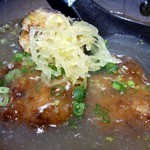 焼鳥・元気 - 次は、またまた、秋を感じようって料理です。
      栗と里芋のゆずあんかけ６８０円です。
      栗も大好物なんですよね。
      栗きんとん、マロンケーキ、栗まんじゅう．．．．．
      楽しみな季節がやってきましたよ。