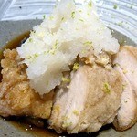 焼鳥・元気 - 本日最初の一品です。
      秋なすの揚げポンズ５８０円です。
      もう、季節は秋になってきましたよね。
      季節感のある物を食べましょうって事でオーダーしましたよ。
      あれっ、秋なすは？