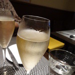 乾杯はシャンパーニュ　1500円