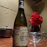 レストラン バカール - シャブリの白ワインのハーフボトルを。2000円台でした。