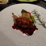 レストラン バカール - 半分ずつ切り分けて出してくれます。