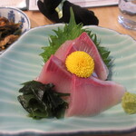 奈良 オモテナシ食堂 - ブリのお造り