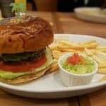 Island Burgers - タルタルアボカドバーガー　1,350円
                        (フライドポテトとサラダ又はピクルスが付く)