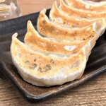 肉汁餃子のダンダダン - 看板メニューの肉汁焼き餃子（460円＋税）