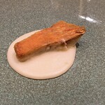 銀座 大石 - 金目鯛　竹の子のソース：バリッと焼かれた金目鯛か香ばしい。ソースと合わせて優しい味わい。　