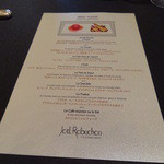 この日はランチでプリフィクス12300円のコースと、ジョエル・ロブションのスペシャリテや旬素材を味わえるコース15000円をオーダー。